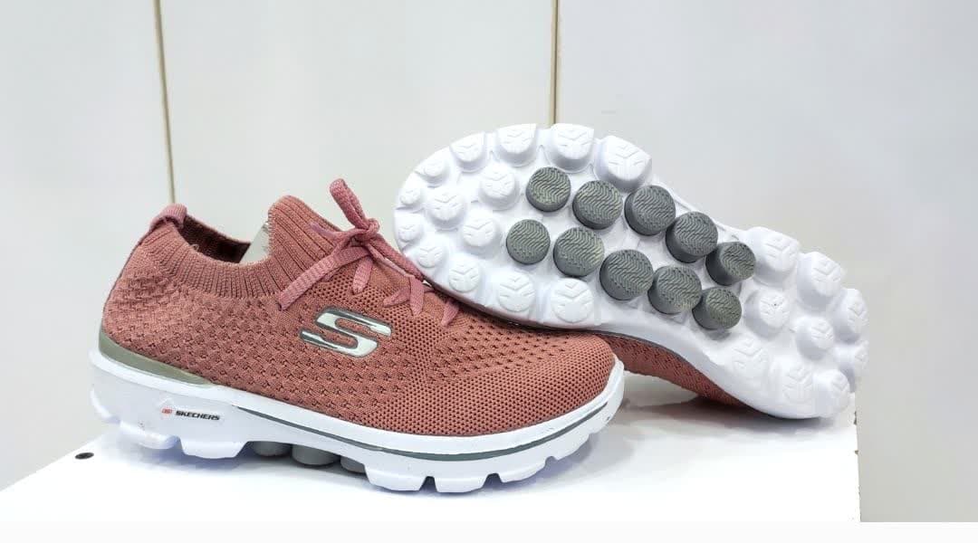 اسکیچرز رنگ کالباسی  راحتی  SKECHERS