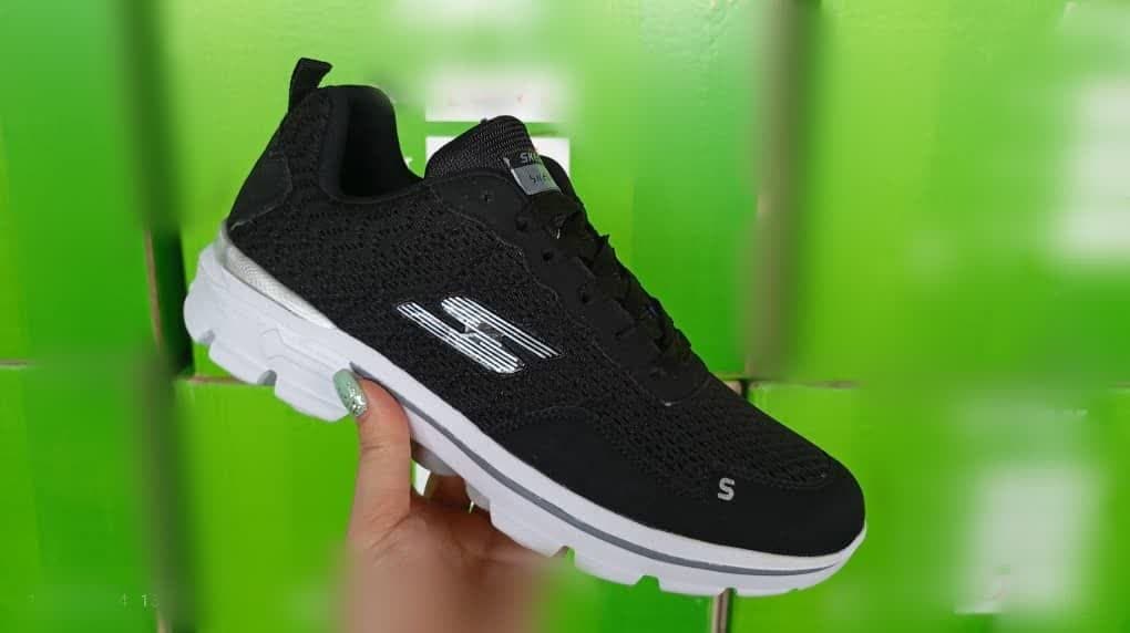 اسپرت راحتی  ماساژوری مشکی برای پیاده روی